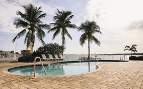 Dolphin Bay In Boca Ciega Resort - 2Br, Pool, Bay View